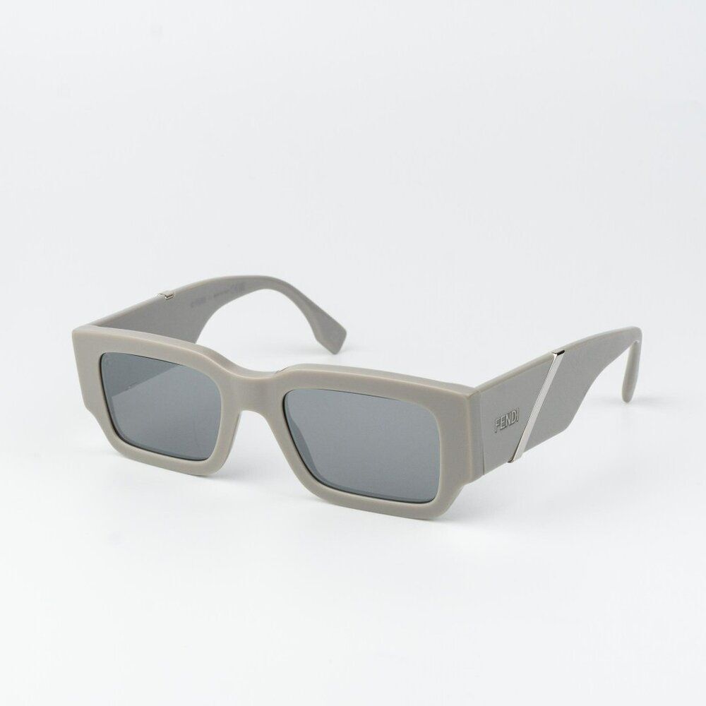 Fendi DIAGONAL Women Sunglasses Rectangle Grey FE40131I 20C NEW AUTHENTIC